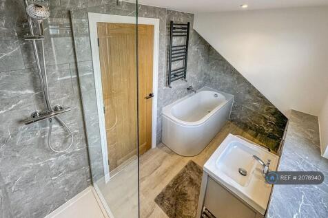 Room 4 - Ensuite Shower, Bath, Toilet, Sink
