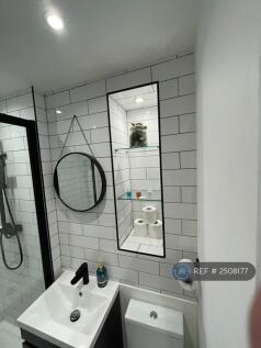 En-Suite Bathroom