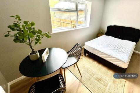 Room 2 £595