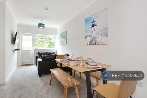 Living Area - Ophir Road