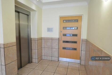 Entrance Lobby With Lift