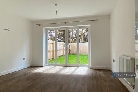 Lounge / Rear Garden