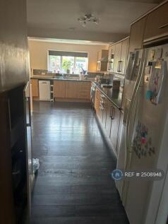 Specious Kitchen 