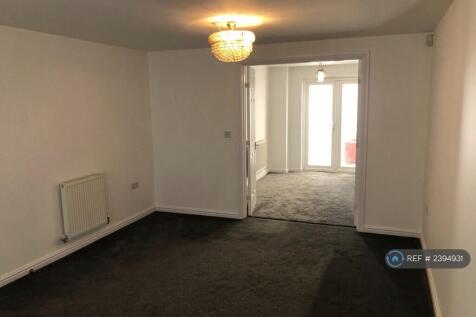 Living Room Ph(5)