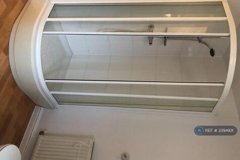 Bathroom (1) - First Floor Ph(3)
