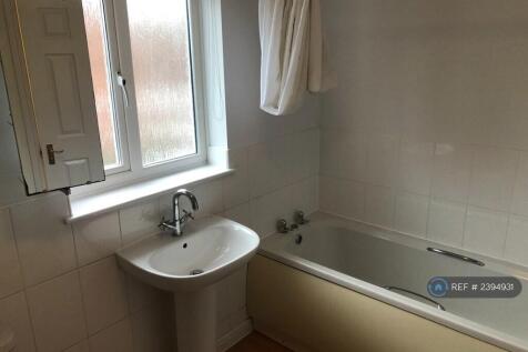Bathroom (1) - First Floor Ph(4)