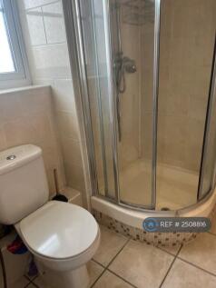 Master Bedroom En-Suite Bathroom