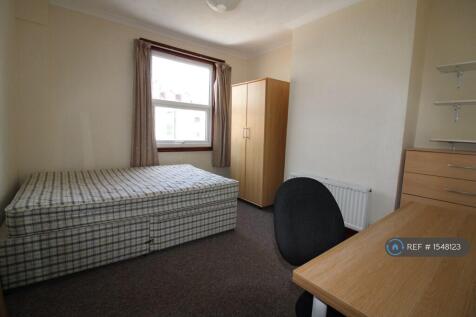 Bedroom 4 (£777 / Month)