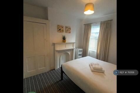Middle Bedroom