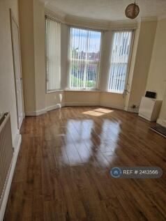 Living Room/Bedroom