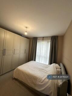 Main Bedroom With Integrated Cupboards