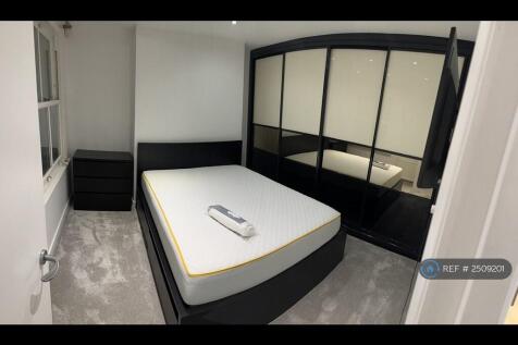 Double Bedroom With Lots Of Wardrobe Storage