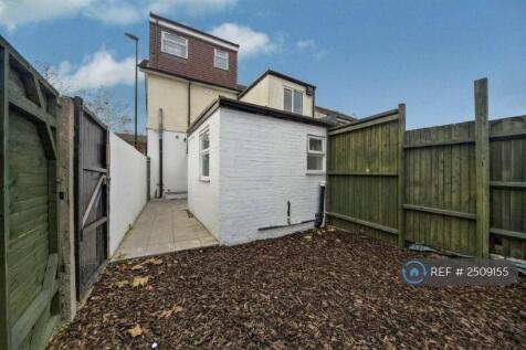 Garden/Private Parking