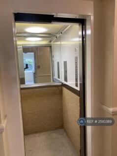 Building&#39;s Lift