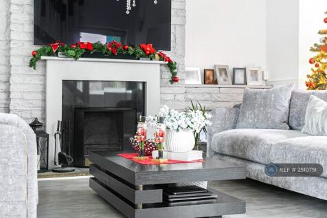 Living Room 4