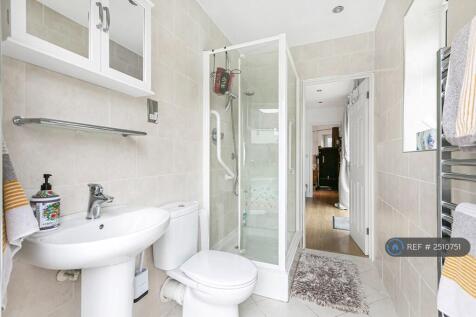 Pool House Bathroom 