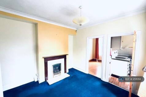 Living Room, Very Light End Of Terrace.