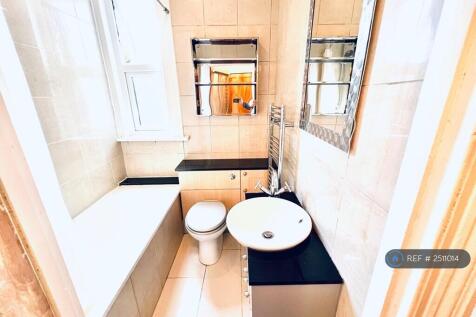 Porcelain/Granite Bathroom/Pear Wood
