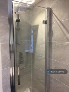 En-Suite Shower