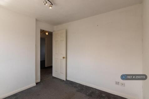 Bedroom 3 - Back Looking