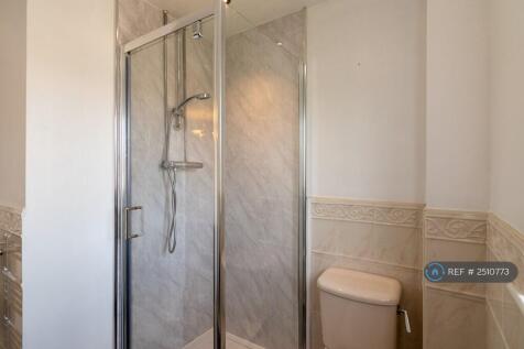 Master Bedroom En-Suite