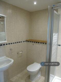 En-Suite Bathroom 