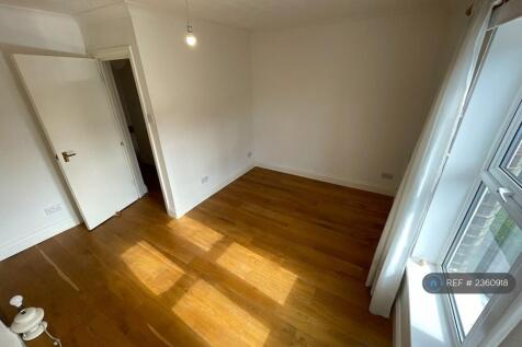 Front Bedroom (1)