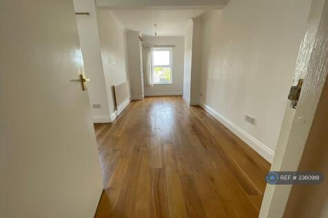 Back Bedroom (2)