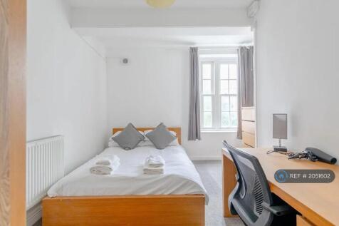 3 Large Double Rooms