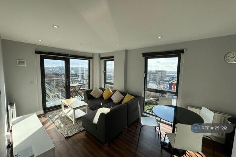 Lounge &amp; Dining Area