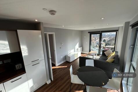 Kitchen &amp; Dining Area
