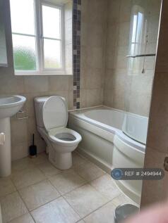 Main Bathroom 