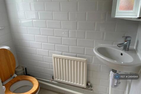 Ground Floor Cloak Room