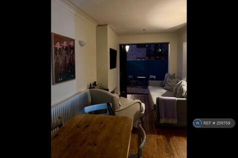 Lounge 2