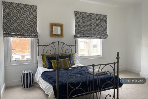 Master Bedroom With Ensuite Shower Room
