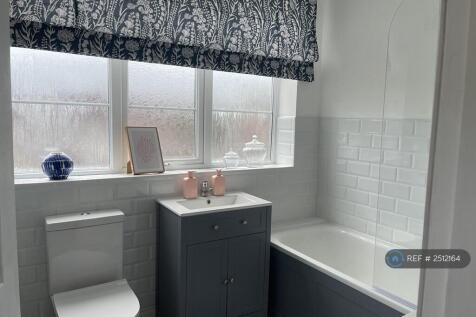 Newly Fitted Ensuite Bath/Shower Room