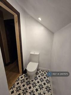 Bathroom Upstairs