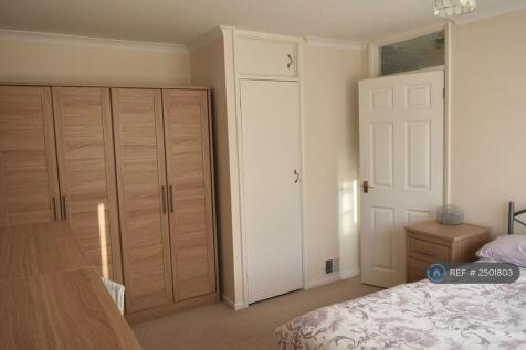 Main Double Bedroom 1