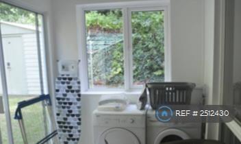Conservartory With Sofa, Wash, &amp; Dryer