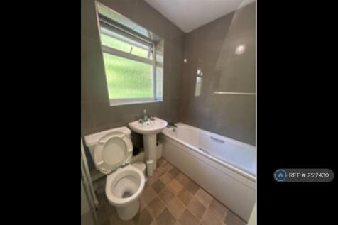 1st Flr Bathroom &amp; Shower