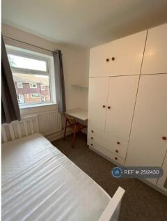 1st Flr Bed 4
