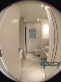 Ensuite, Separate Shower &amp; Bathtub
