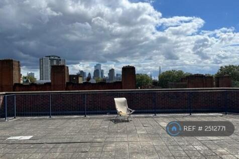 Spacious Roof Terrace