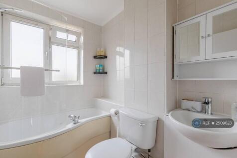 Upstairs Bathroom 