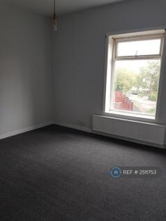 Very Large Front Double Bedroom