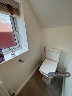 Cloakroom / Wc