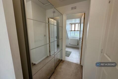 Bedroom 2 Ensuite Top Floor