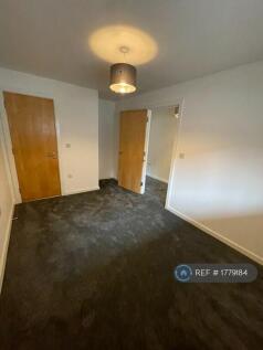 Master Double Bedroom With En-Suit