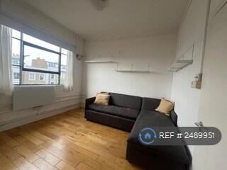 Lounge/Living Area