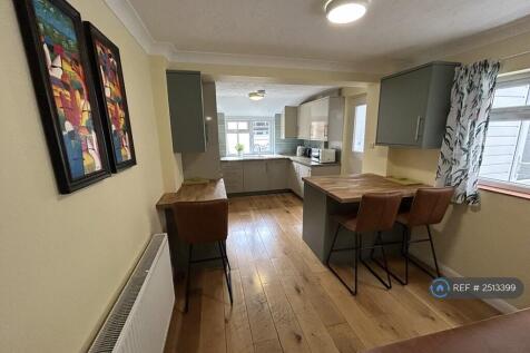 Kitchen &amp; Dining Area